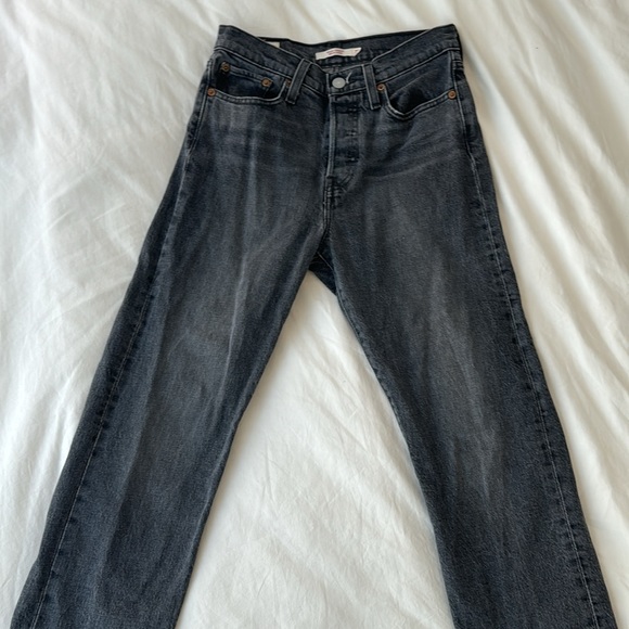 Levi Wedgie Fit Straight Women’s Jeans 25 - Picture 4 of 9